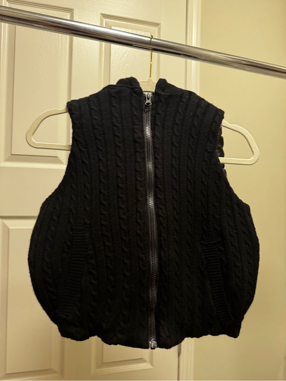 Forever 21 Cropped Black Knit Vest XS